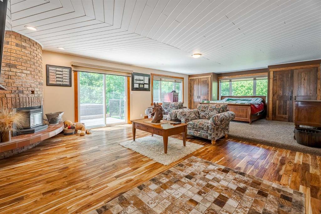 196044 144 Street W