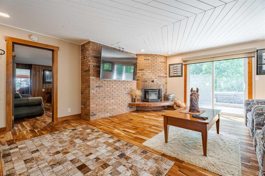 196044 144 Street W