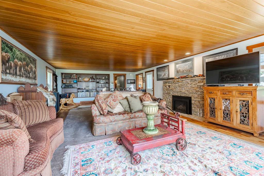 196044 144 Street W