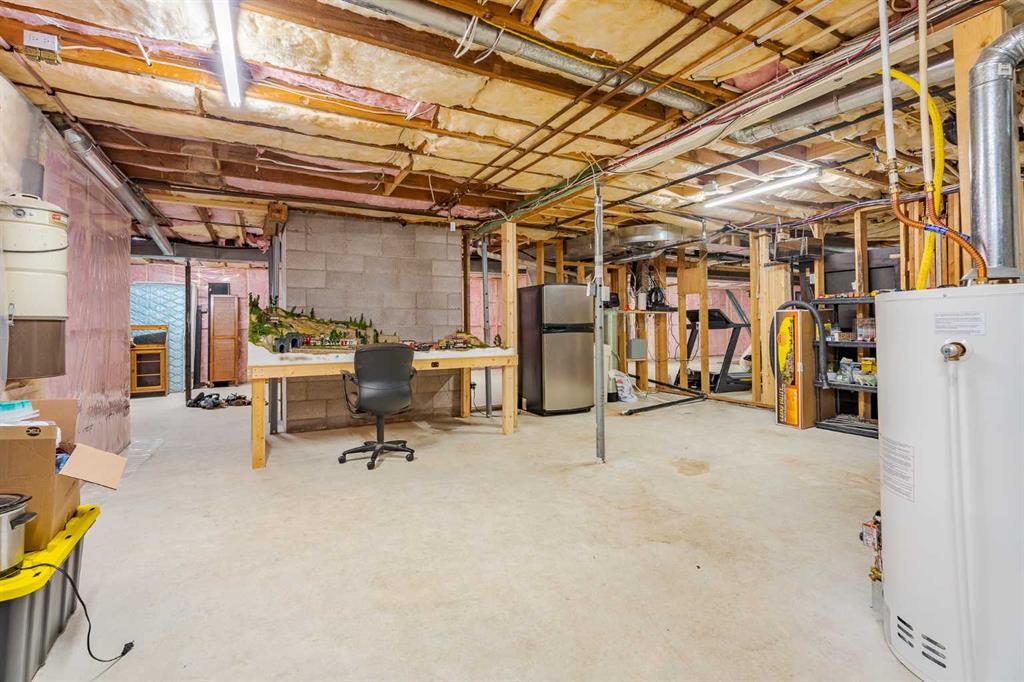 196044 144 Street W