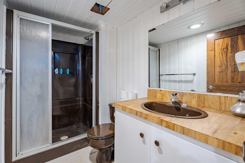 196044 144 Street W