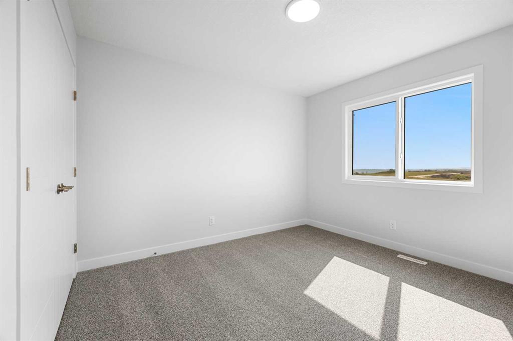 181 Legacy Reach Crescent SE