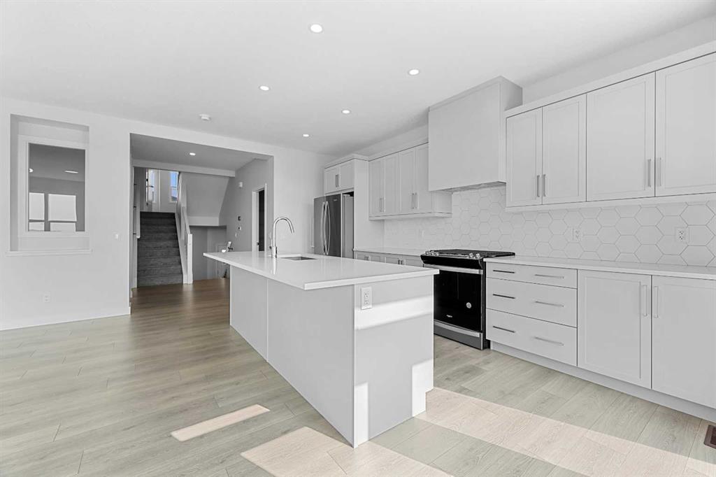 181 Legacy Reach Crescent SE