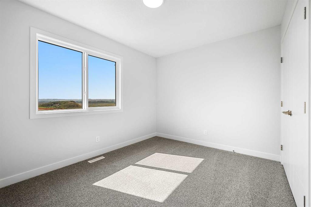 181 Legacy Reach Crescent SE