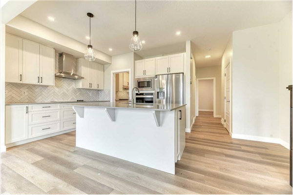 154 Aquila Way NW, Calgary