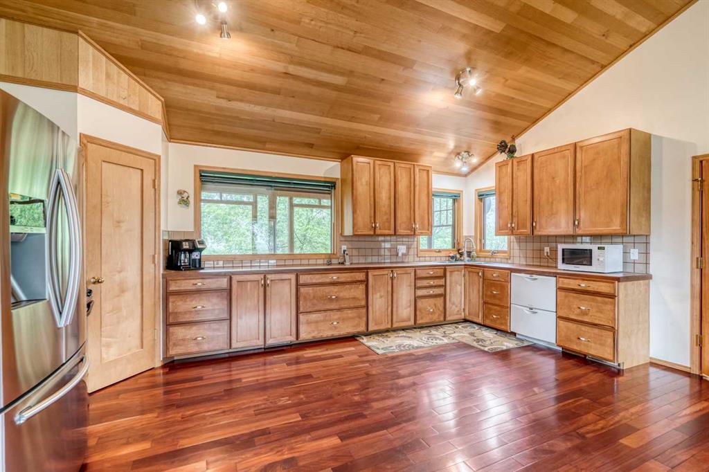 Listing A2059549 - Large Photo # 5