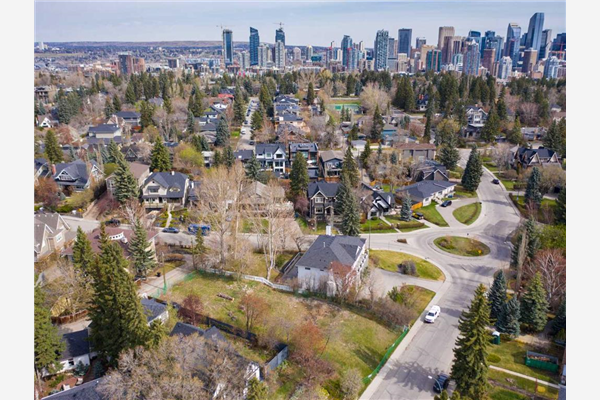 2705 10 Street SW, Calgary