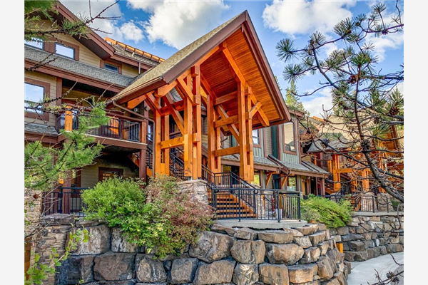 107 Armstrong Place, Canmore