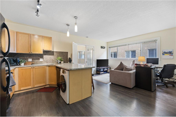 316 22 Avenue SW, Calgary