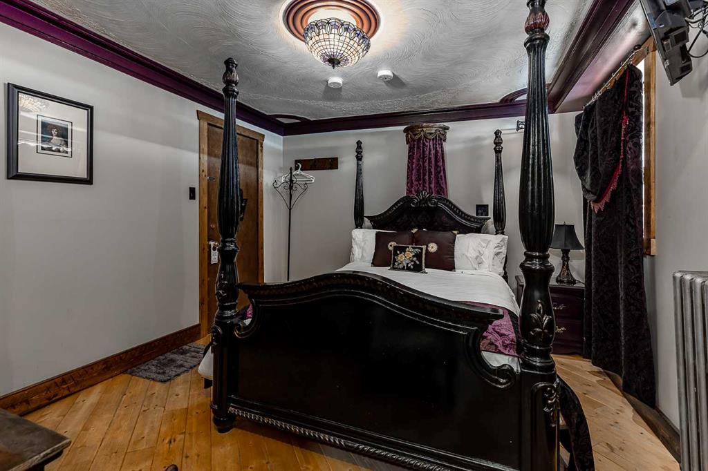 304 1 Street W