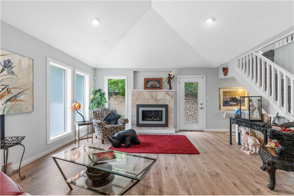 34 Candle Terrace SW, Calgary