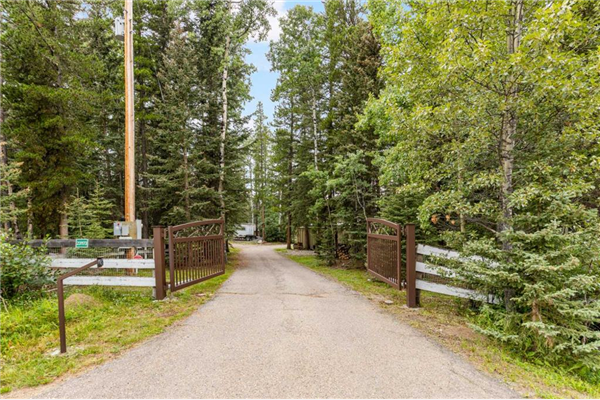 231173 Range Road 54, Bragg Creek