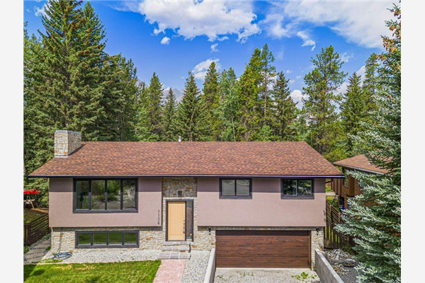 1106 Larch Place, Canmore