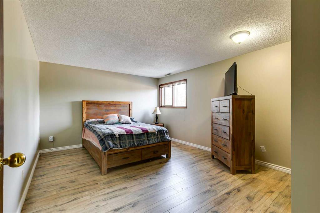 186007 Priddis Valley Road W