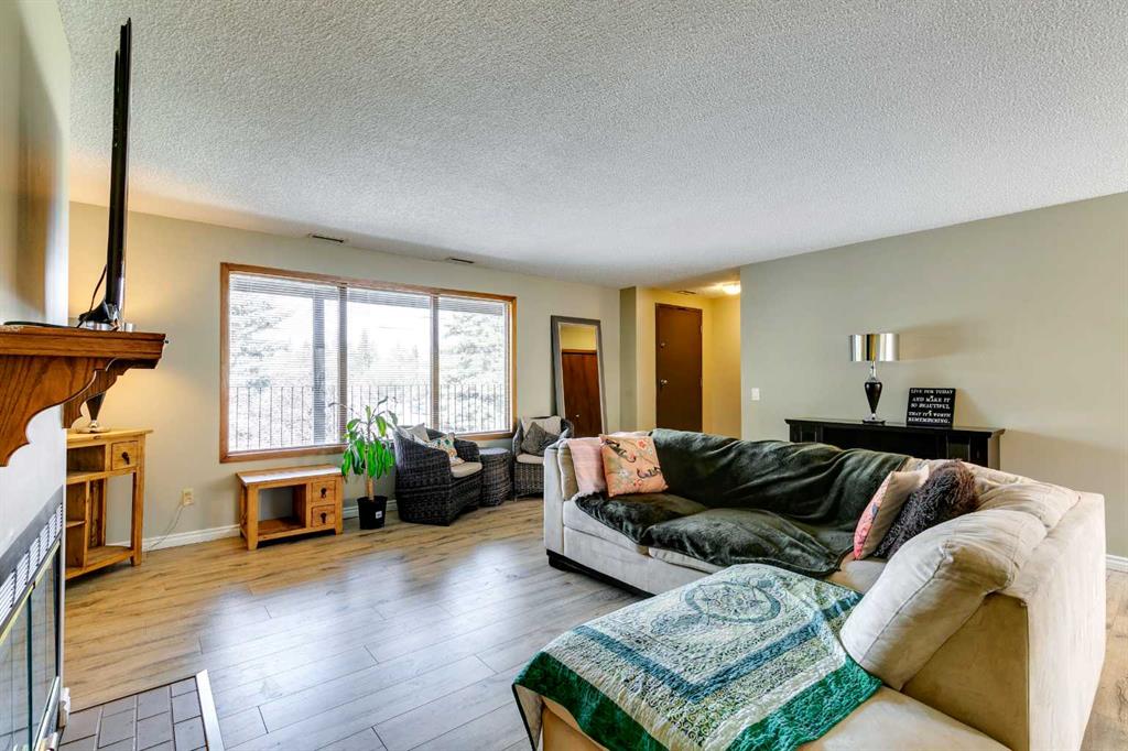 186007 Priddis Valley Road W