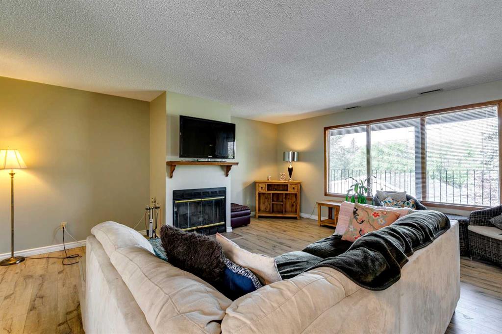 186007 Priddis Valley Road W