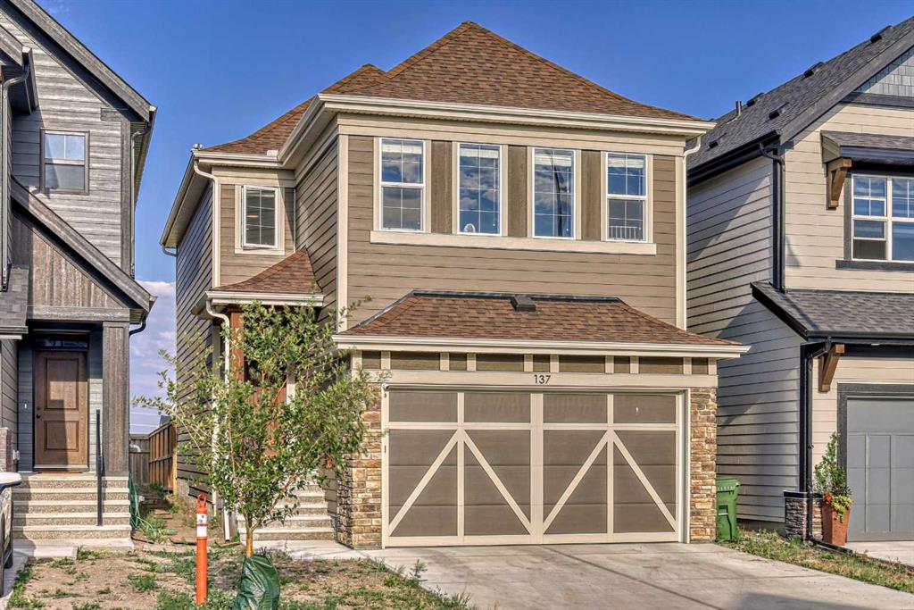137 Masters Row SE