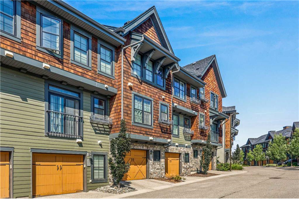 233 Ascot Circle SW, Calgary
