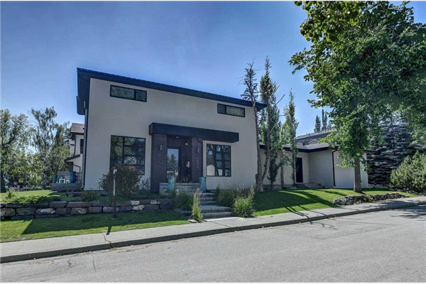 1903 45 Avenue SW, Calgary