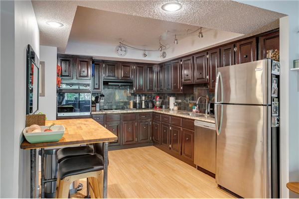 345 4 Avenue NE, Calgary