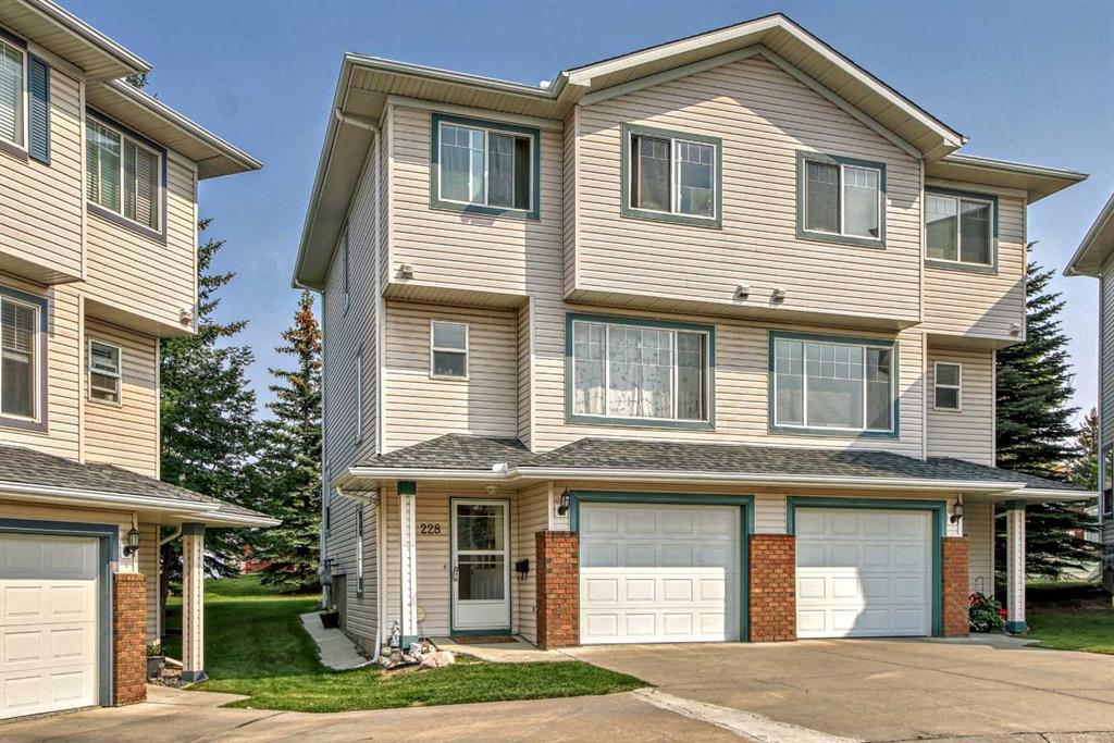 228 Rocky Ridge Court NW