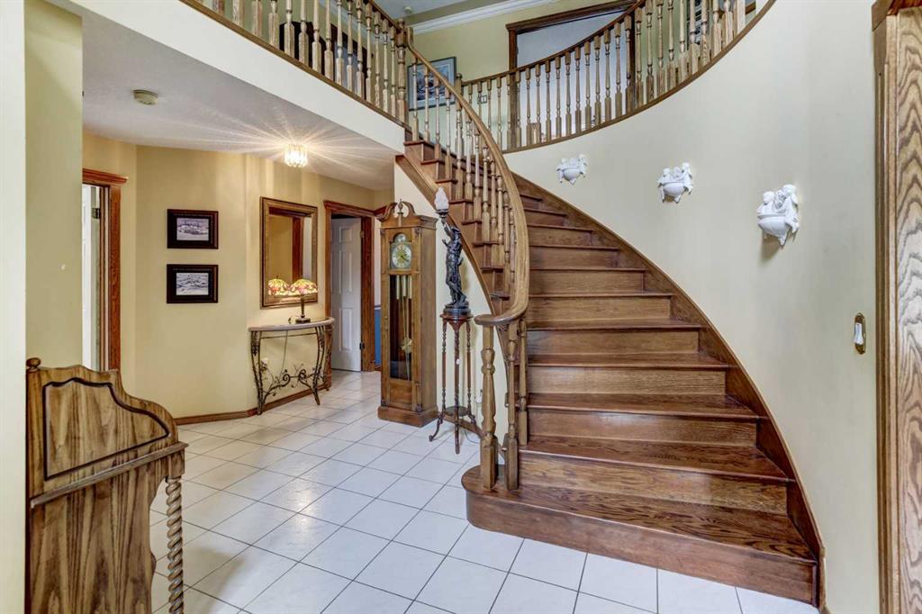 10 Christie Estate Gardens SW