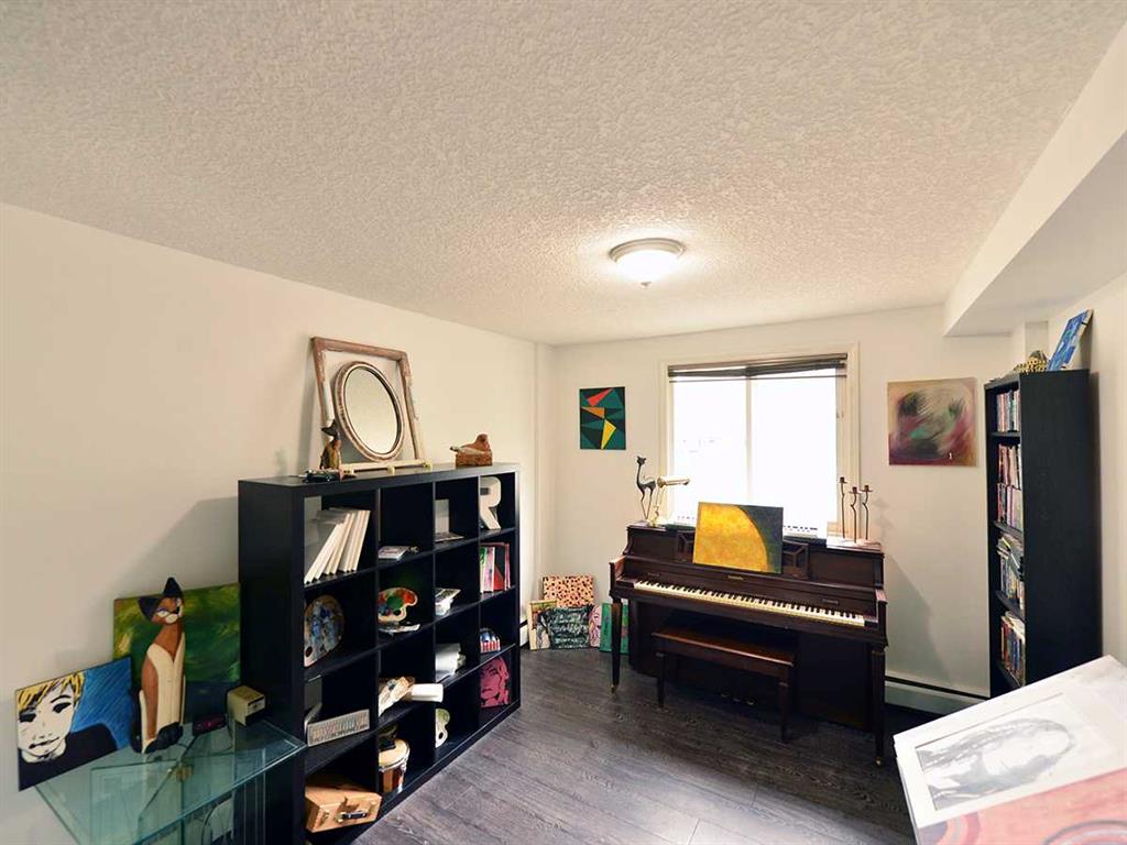 1040 15 Avenue SW, #102