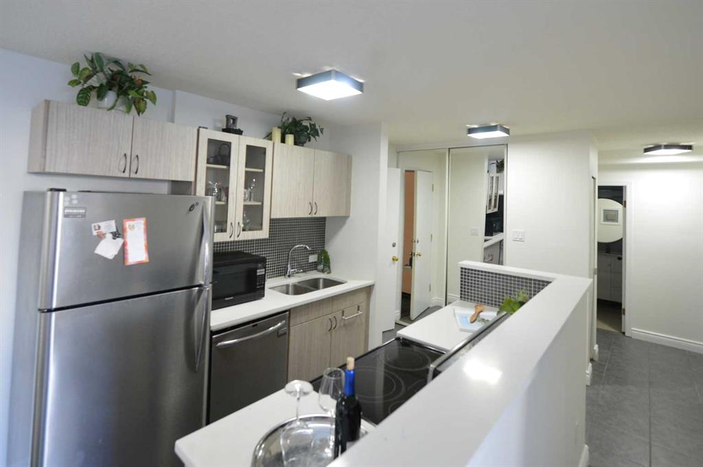 1040 15 Avenue SW, #102