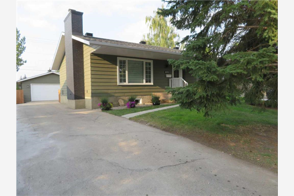452 Oakridge Way SW, Calgary