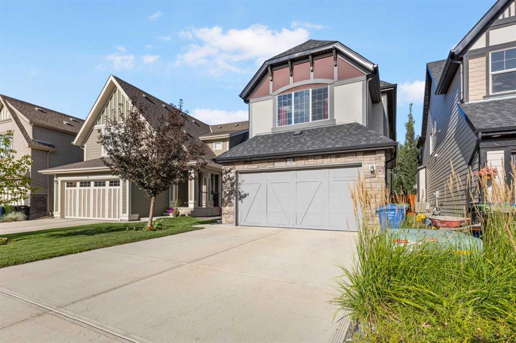 12 Marquis Grove SE