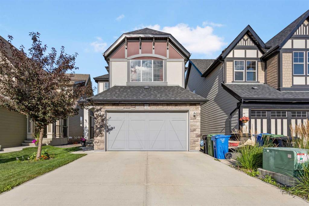 12 Marquis Grove SE
