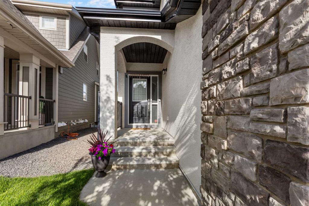 12 Marquis Grove SE