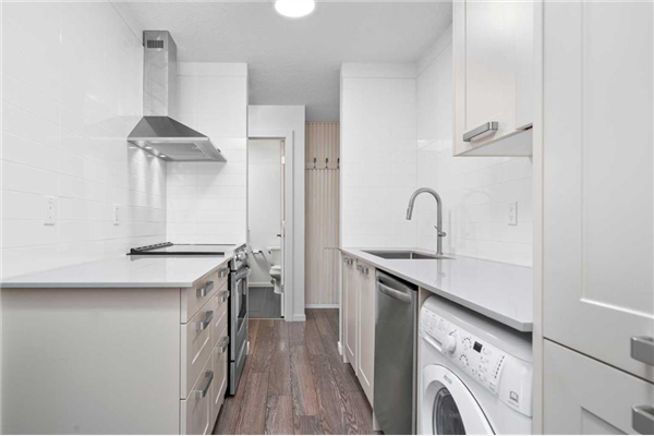 110 24 Avenue SW, Calgary