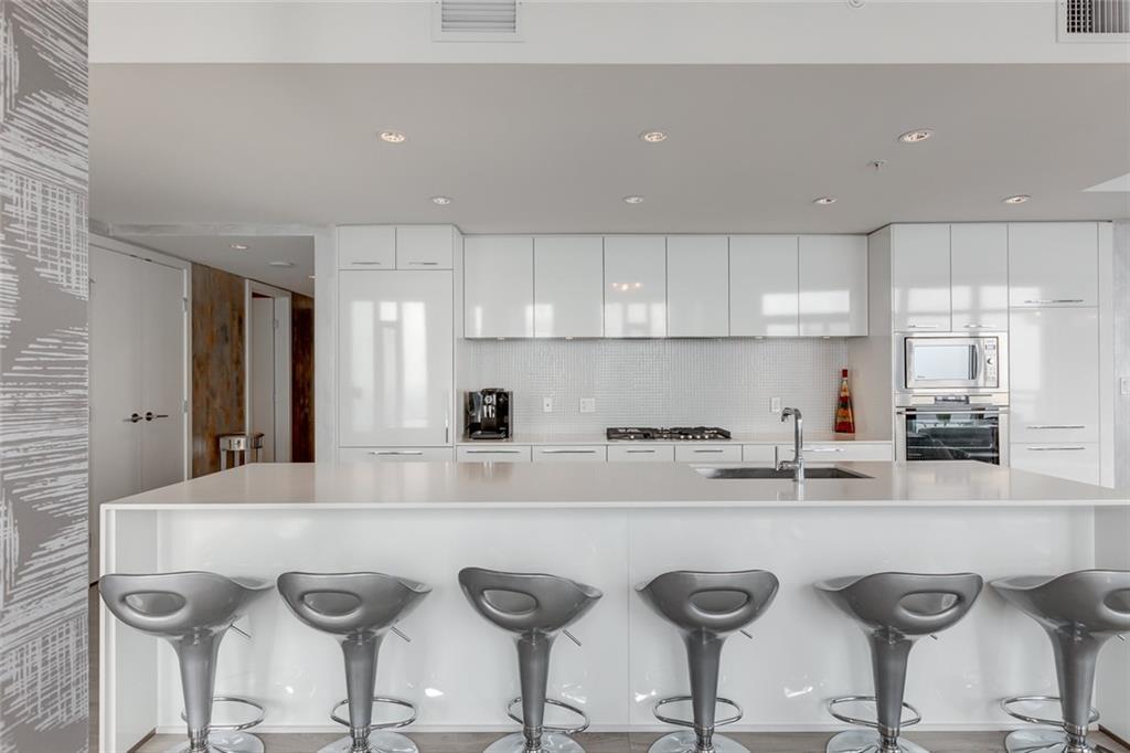 901 10 Avenue SW, #3305