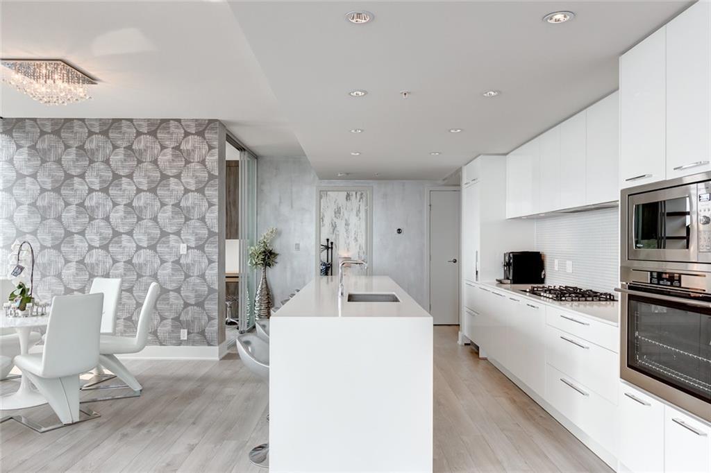 901 10 Avenue SW, #3305