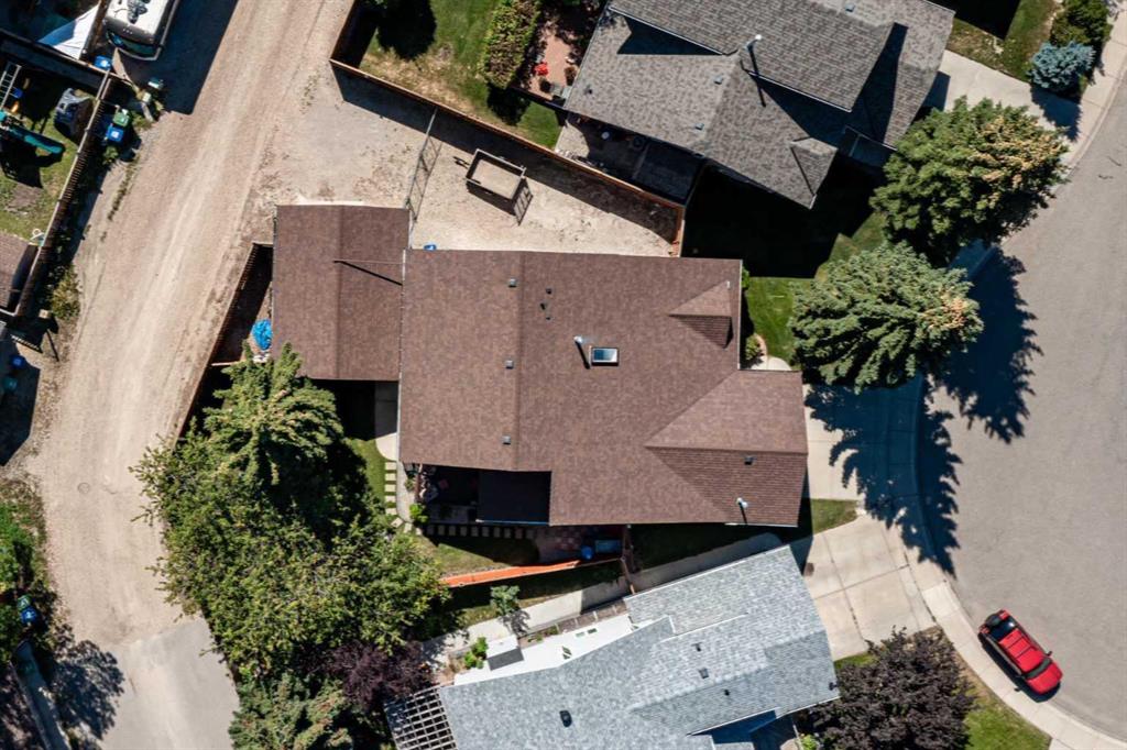 92 Maple Way SE