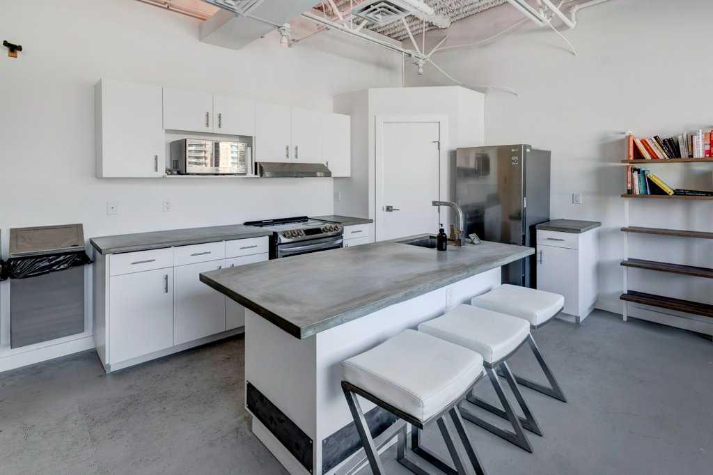 610 17 Avenue SW, #302