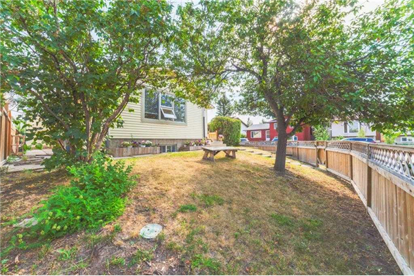 279 Castlebrook Road NE, Calgary