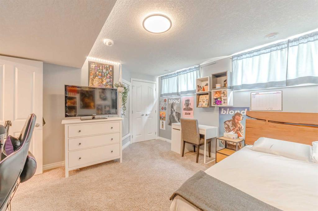 167 Coventry Hills Drive NE