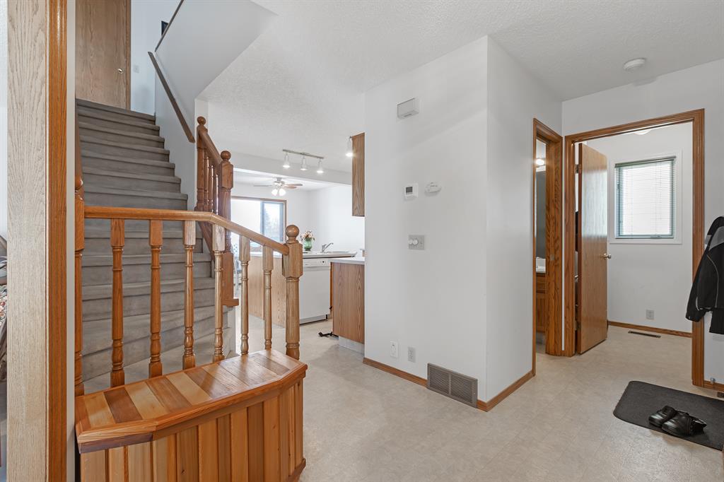 12 Riverwood Close SE