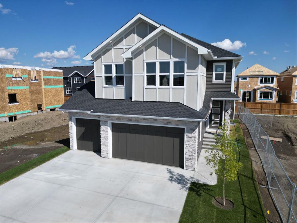 231 kinniburgh Loop