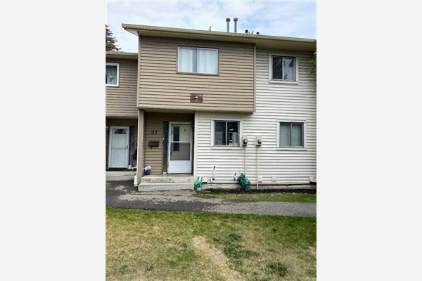 2519 38 Street NE, Calgary