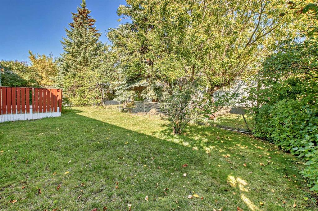 901 Briarwood Crescent