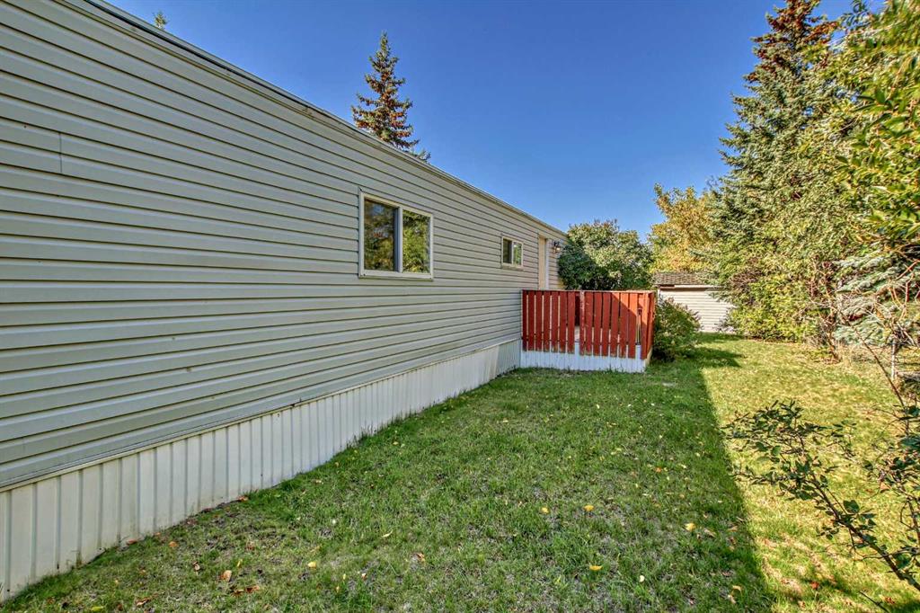 901 Briarwood Crescent