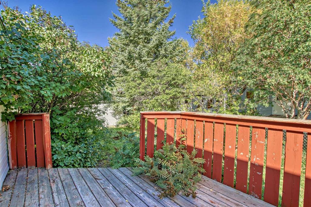 901 Briarwood Crescent
