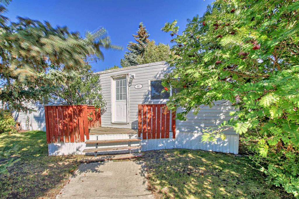 901 Briarwood Crescent