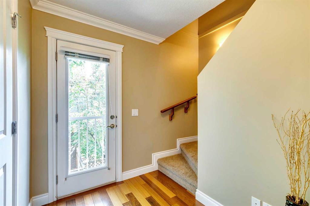 2427 29 Street SW, #2