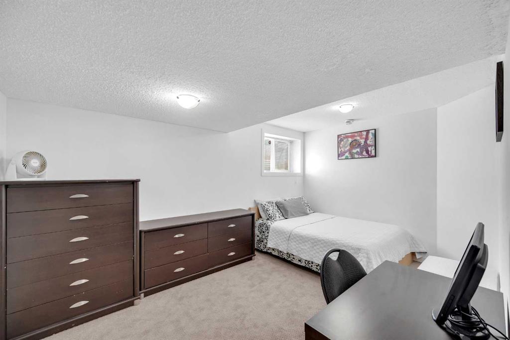 84 Evanspark Way NW