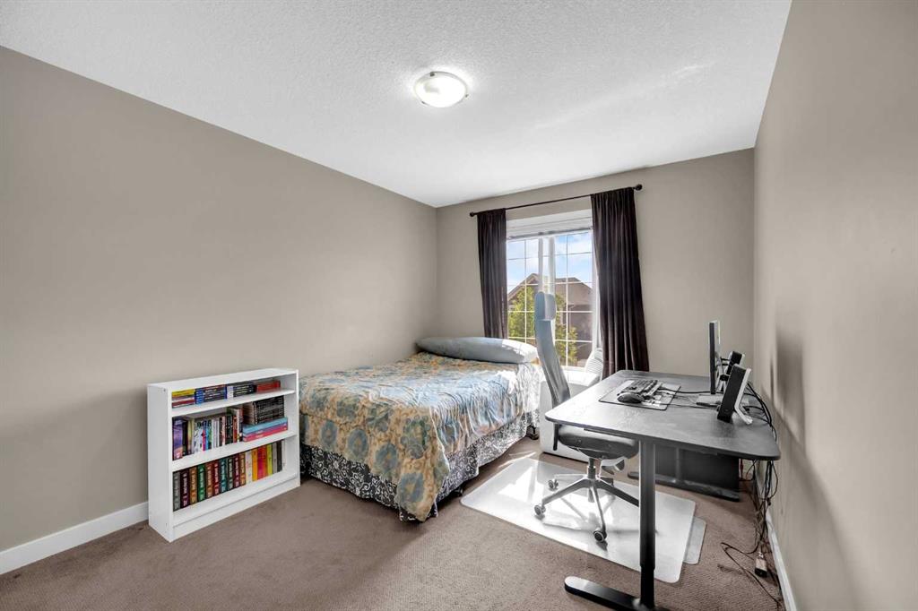 84 Evanspark Way NW