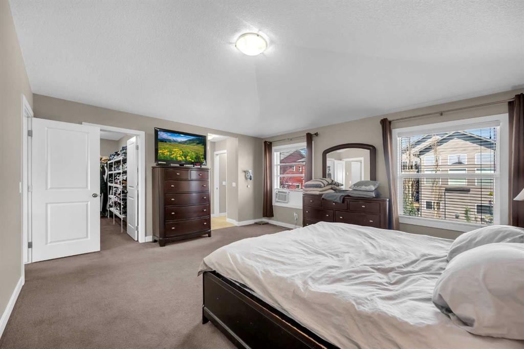 84 Evanspark Way NW